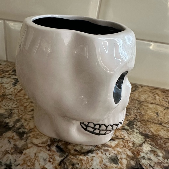 Skull mug - Picture 7 of 8